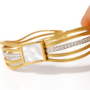 মাদার অফ পার্ল স্কয়ার সেন্টারড গোল্ড ব্রেসলেট কিউবিক জিরকোনিয়া খচিত