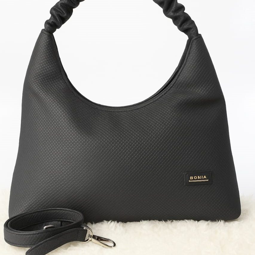 বনিয়া টেক্সচার্ড ব্ল্যাক হোবো শোল্ডার ব্যাগ - Image 2